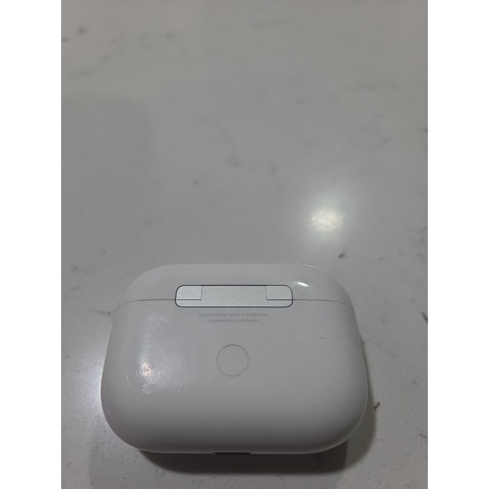 AirPods Pro (2nd Generation) Charging Case Replacement ONLY A2700‎ ENGRAVED - Picture 4 of 7